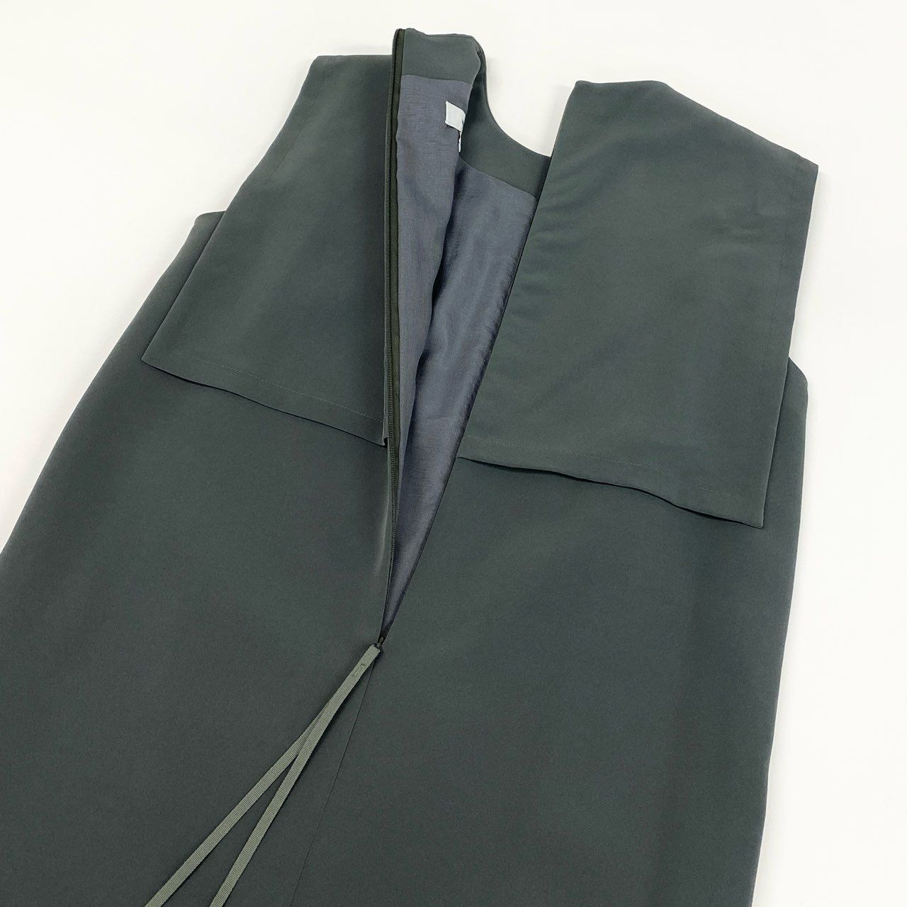 87c26 【美品】 HYKE ハイク SALON SLEEVELESS JUMPSUIT ジャンプ