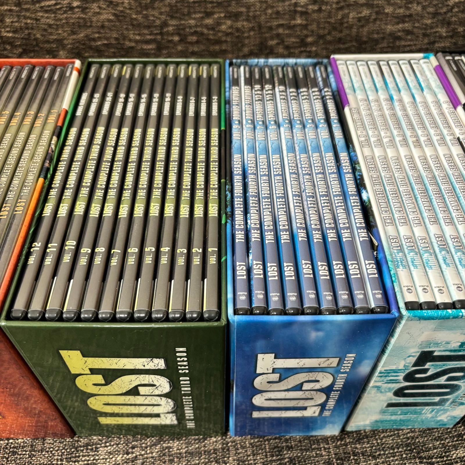 値下げLOST シーズン1〜6 全巻セット Amazon.co.jp: LOST コンパクトBOX 全巻セット (シーズン1-6