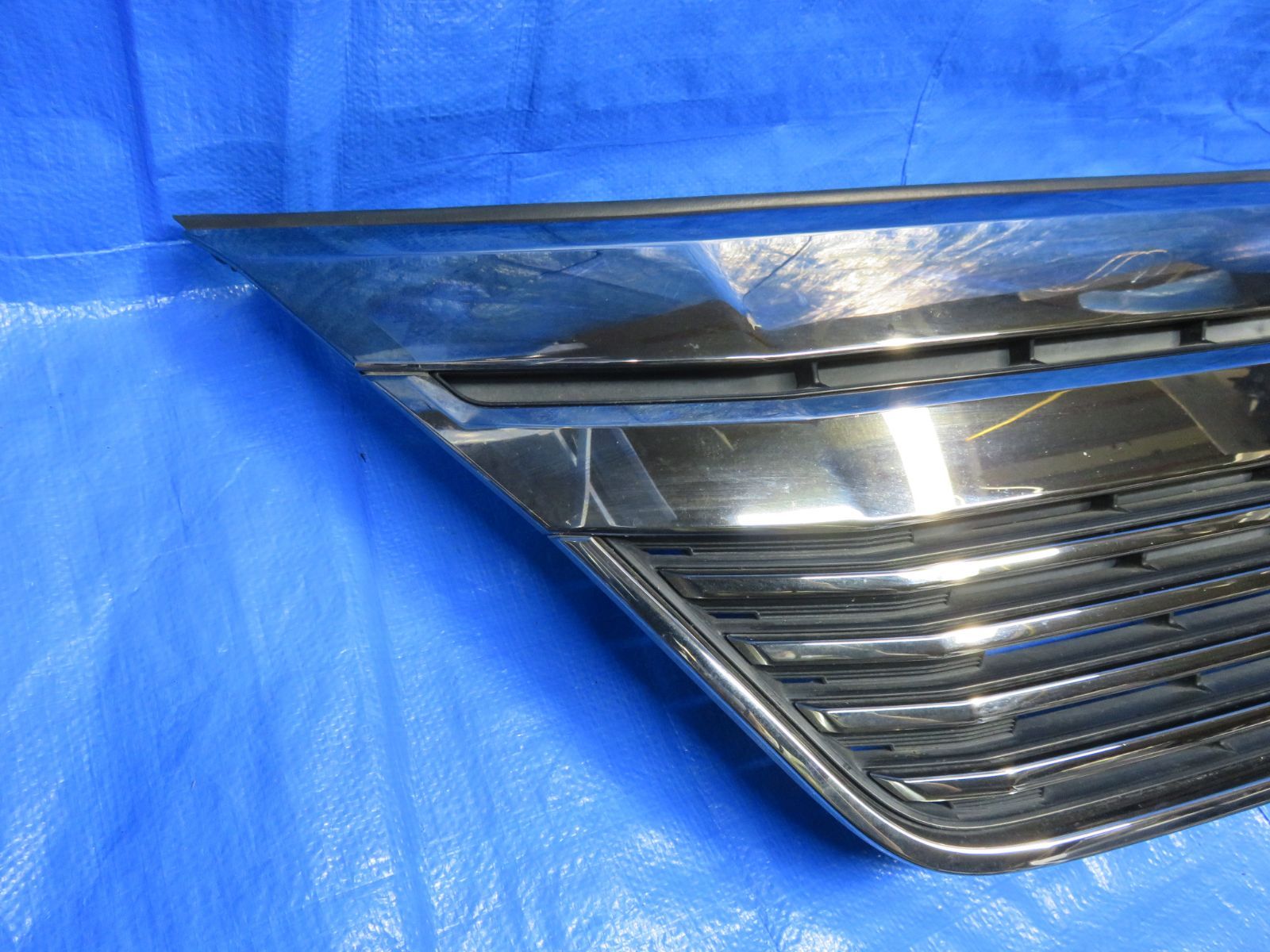 LA4409*ヴェルファイア20後期 フロントグリル ラジエータグリル ANH20W