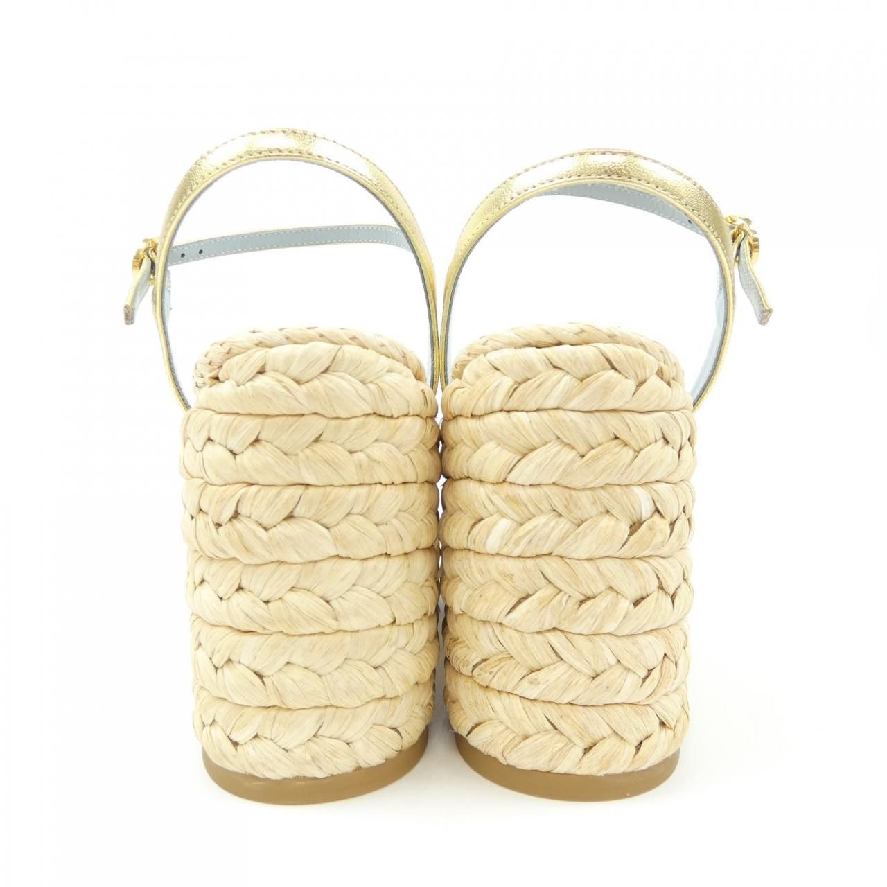 【美品/正規品】ヴァレンティノ Valentino サンダル　35 1/2 美品/正規品】ヴァレンティノ Valentino サンダル 35 1/2 - メルカリ