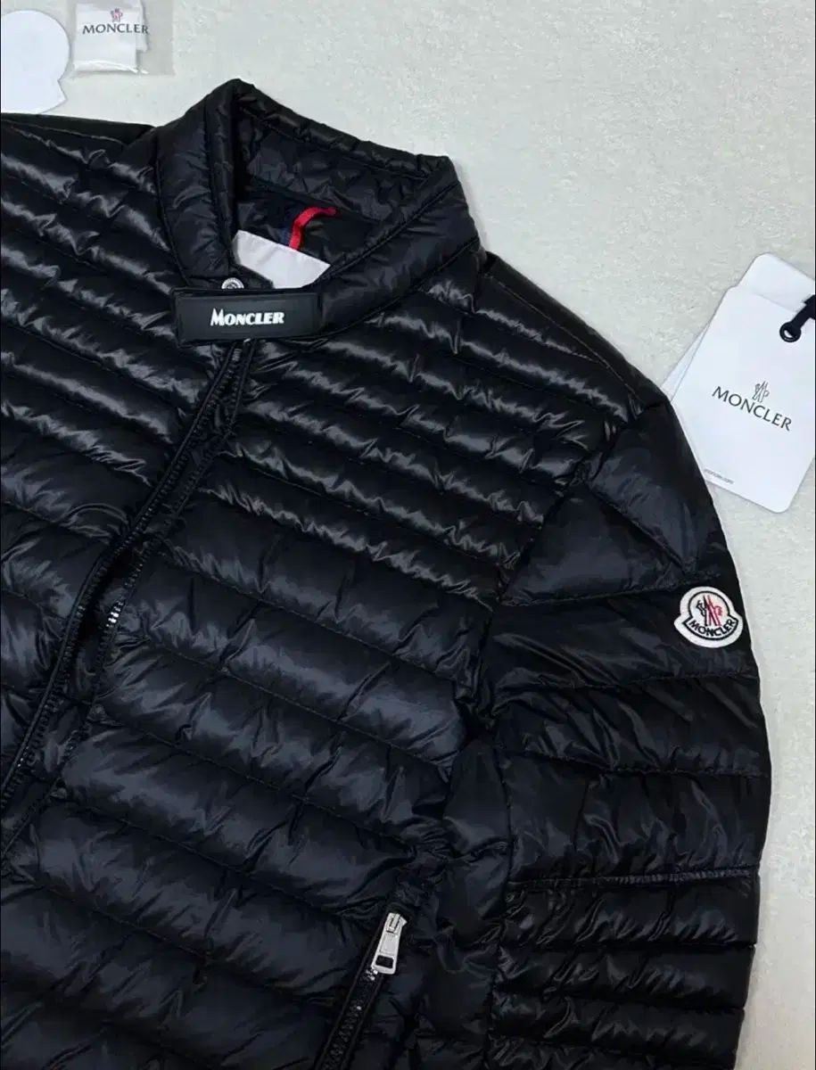 最高 20fw モンクレール ダウン 2 モンクレール ライダー ダウン アミオ キャビア