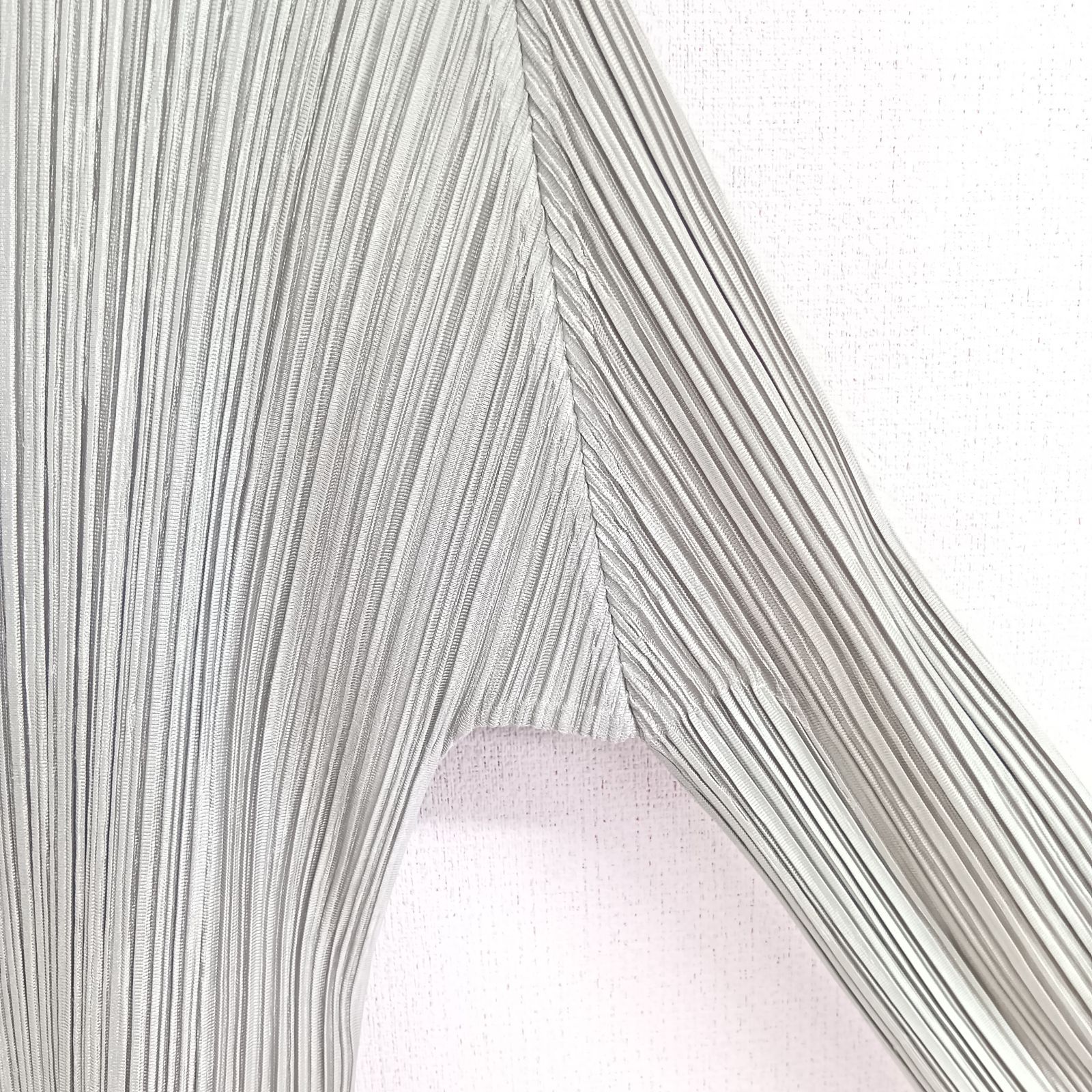 イッセイミヤケ　プリーツプリーズ　カットソー　アイスグレー　サイズ３ PLEATS PLEASE ISSEY MIYAKE]プリーツプリーズイッセイミヤケ