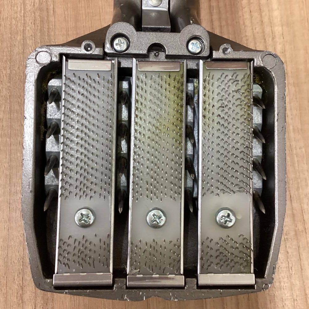 ニーキッカー 201