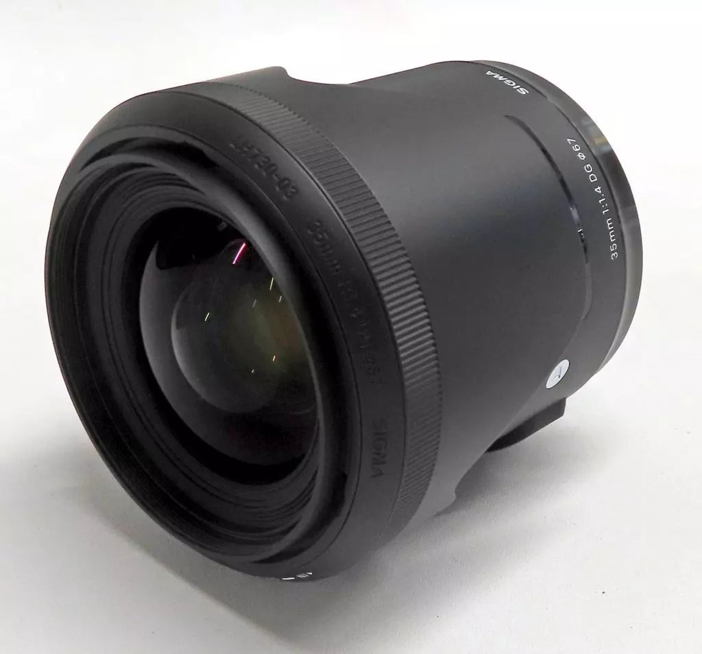 SIGMA art 35mm F1.4 DG レンズ　Nikon Fマウント Amazon.com : Sigma 35mm F1.4 Art DG HSM Lens for Nikon, Black, 3.7