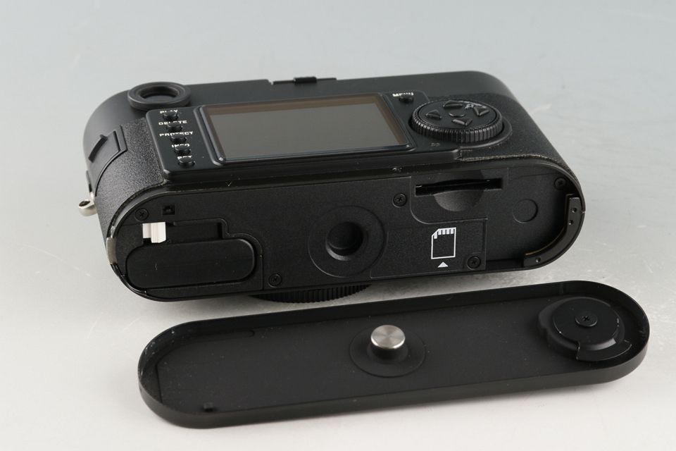 Leica M8