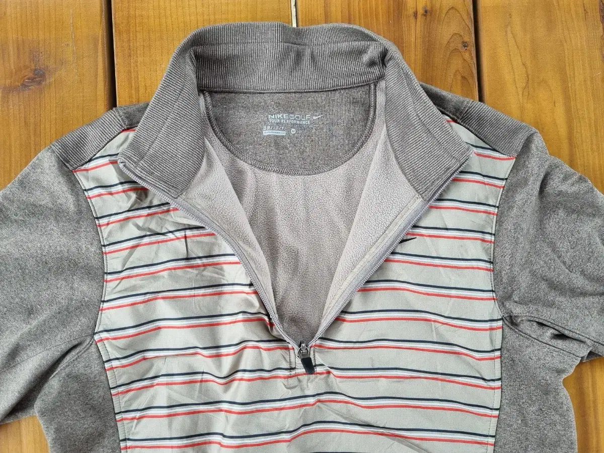 起毛 ウィンドブレーカー