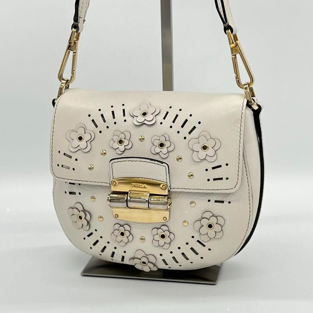 美品】FURLA クラブミニ フラワーモチーフ ショルダーバッグ 斜