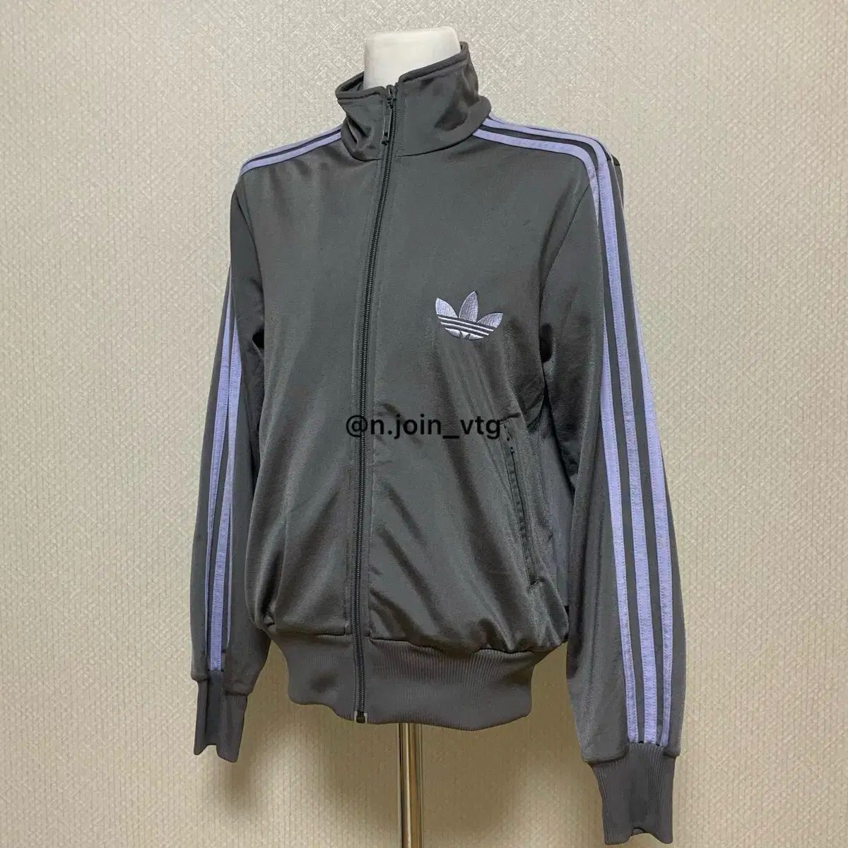 驚異の adidas アディダス ファイヤーバード グレー ミュート 空 レディース ジャージ 【直営店最安値】