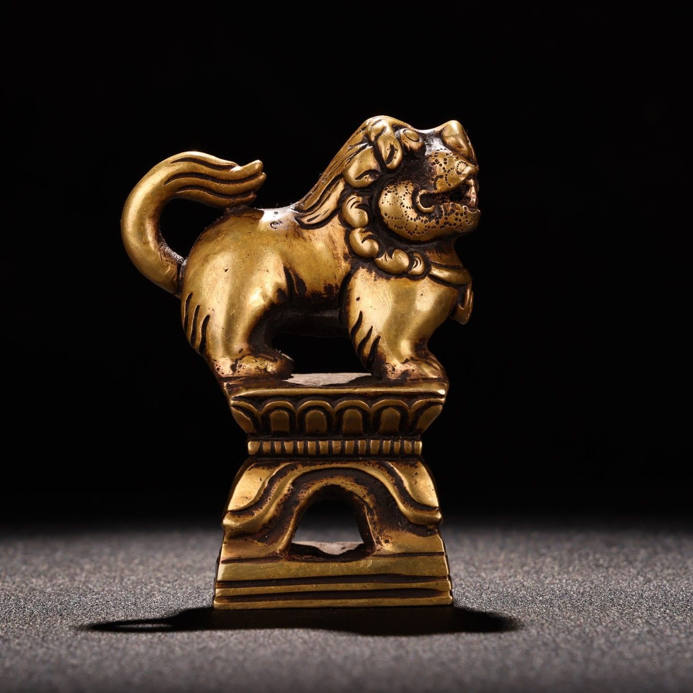 旧家蔵出し 精銅細作 神獣獅子紋 印章 印鑒 文房具 書道品 供養品 古美術品 収集家