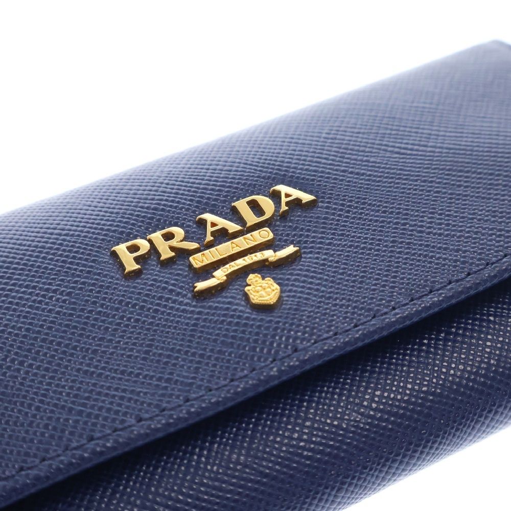 PRADA (プラダ) サフィアーノ レザー 型押しロゴ キーケース 1M0223