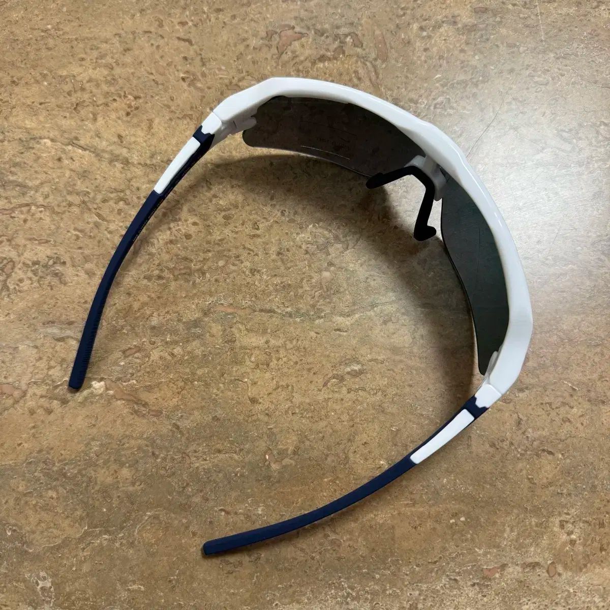 ナイキ ランニング サングラス ディストリクトビジョン オークリー ハイパークラフト