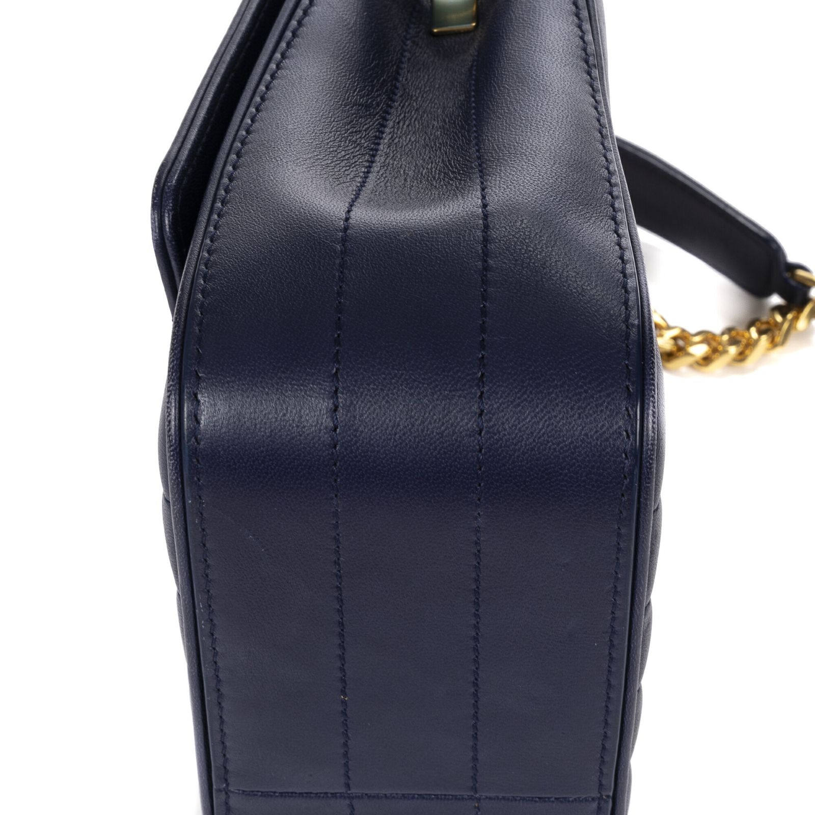 フラップ クロスボディダークブルーマトラッセカーフスキンA