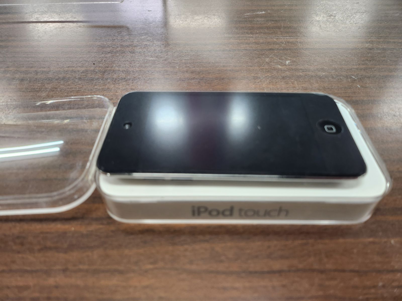 ipod touch 4   （8GB）