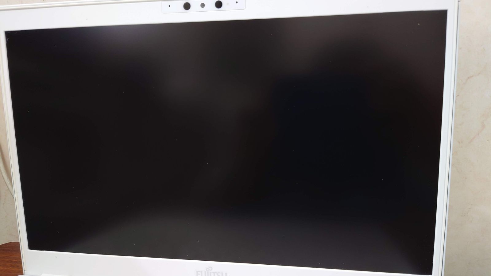 ノートPC 富士通 UH90/C3 FMVU9C3WDC Intel Core-i7-8565U 第8世代 Windows10 HOME 16GB SSD 256GB ノートPC 富士通 UH90/C3 FMVU9C3WDC Intel Core-i7-8565U 第8