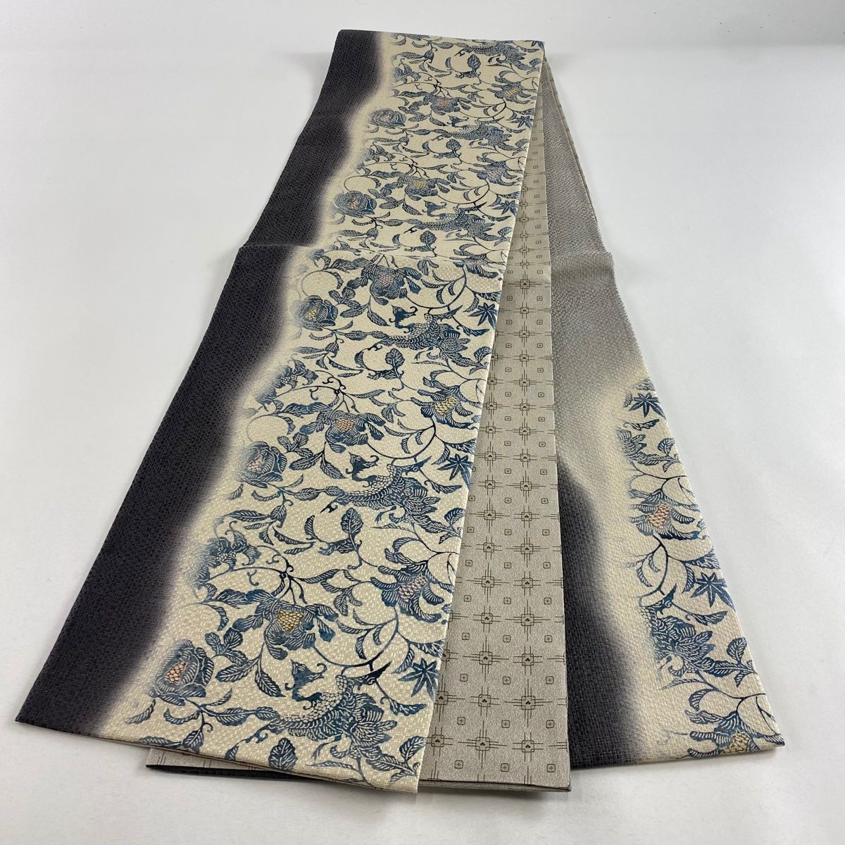 袋帯 美品 名品 花唐草 花びら 箔 ベージュ 全通 正絹 【中古