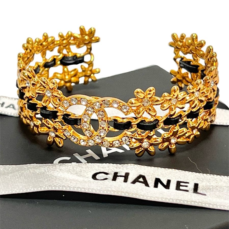 CHANEL シャネル ココマーク メティエダール バングル CC