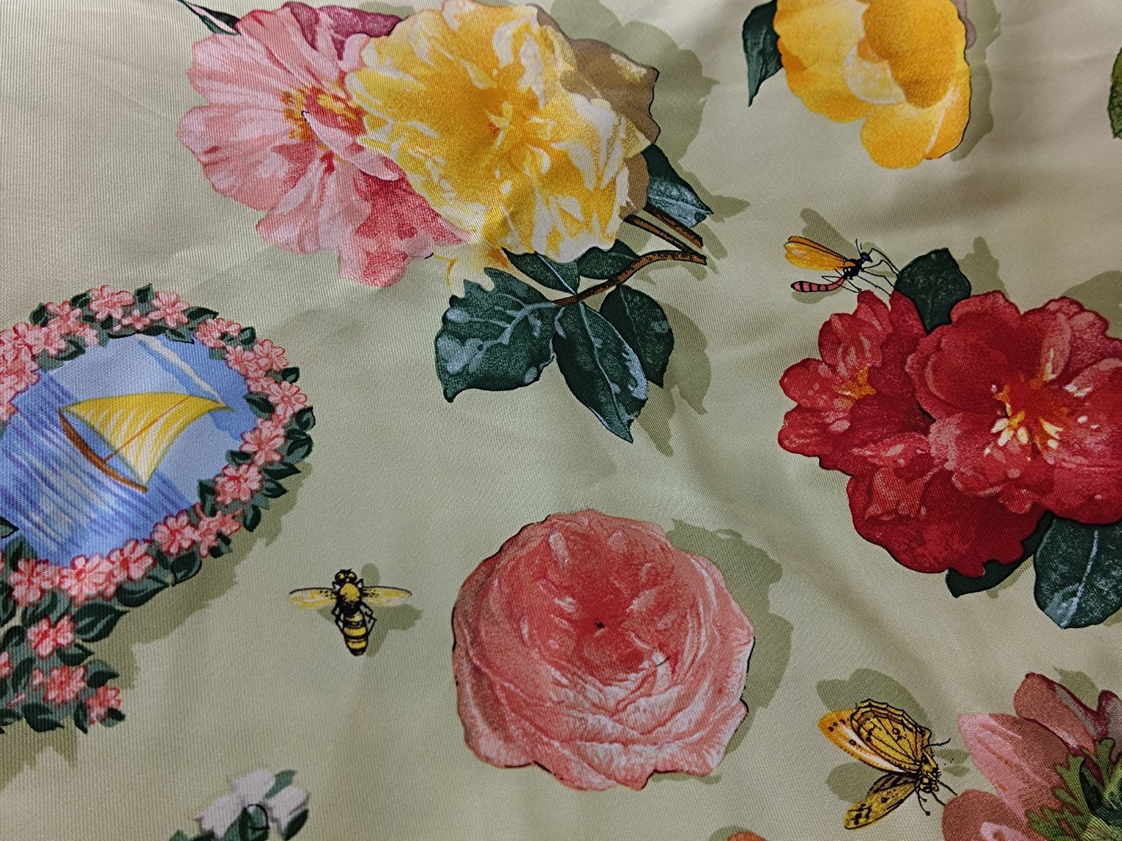 【正規品】GUCCI グッチ　スカーフ グッチ GUCCI スカーフ ストール ショール 760713 4GAHC 1000 GG