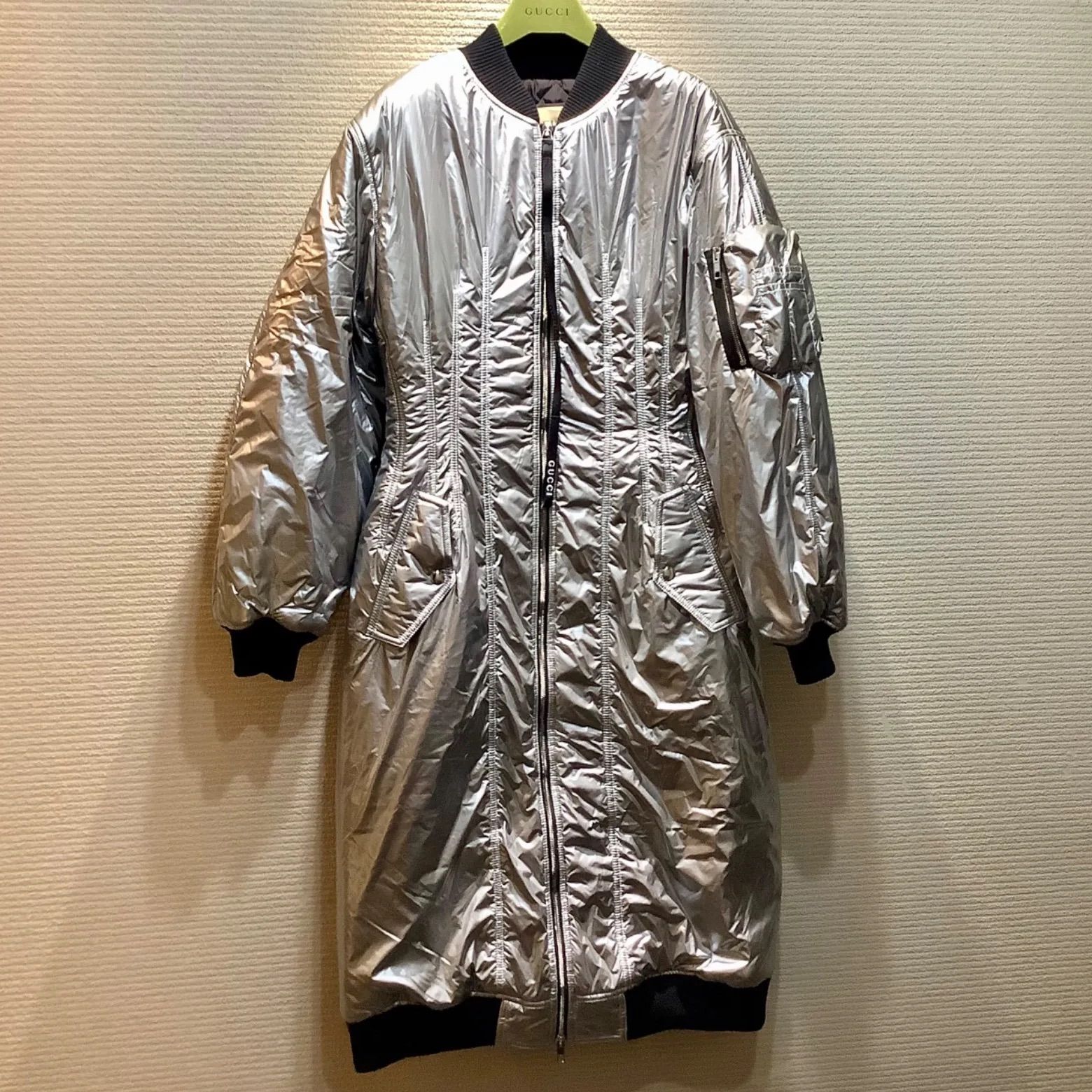 グッチ GUCCI 24AW メタリック 中綿 コート ブルゾン ジャンパー