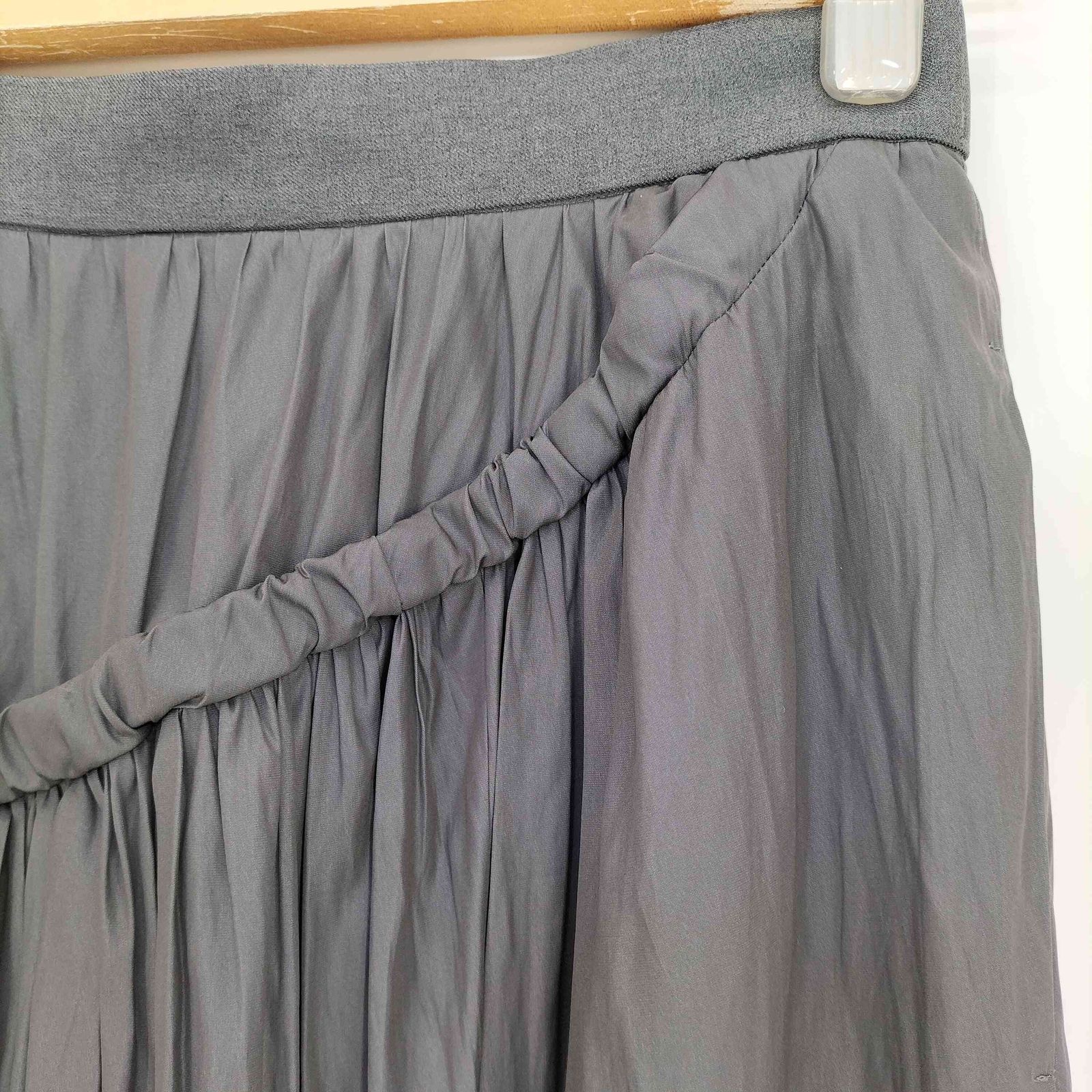 スカート 「春SALE/マシンウォッシュ可能」キレイめフリュイドフレアスカート レディース Reflect（リフレクト）の「◇春SALE⁄マシンウォッシュ可能キレイめ