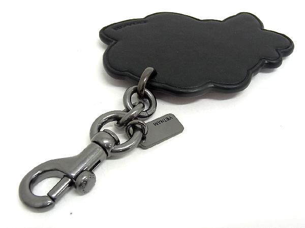 新品　COACH　コーチ　キーホルダー　バッグチャーム　正規品 □新品同様□ COACH コーチ レザー フラワー キーホルダー
