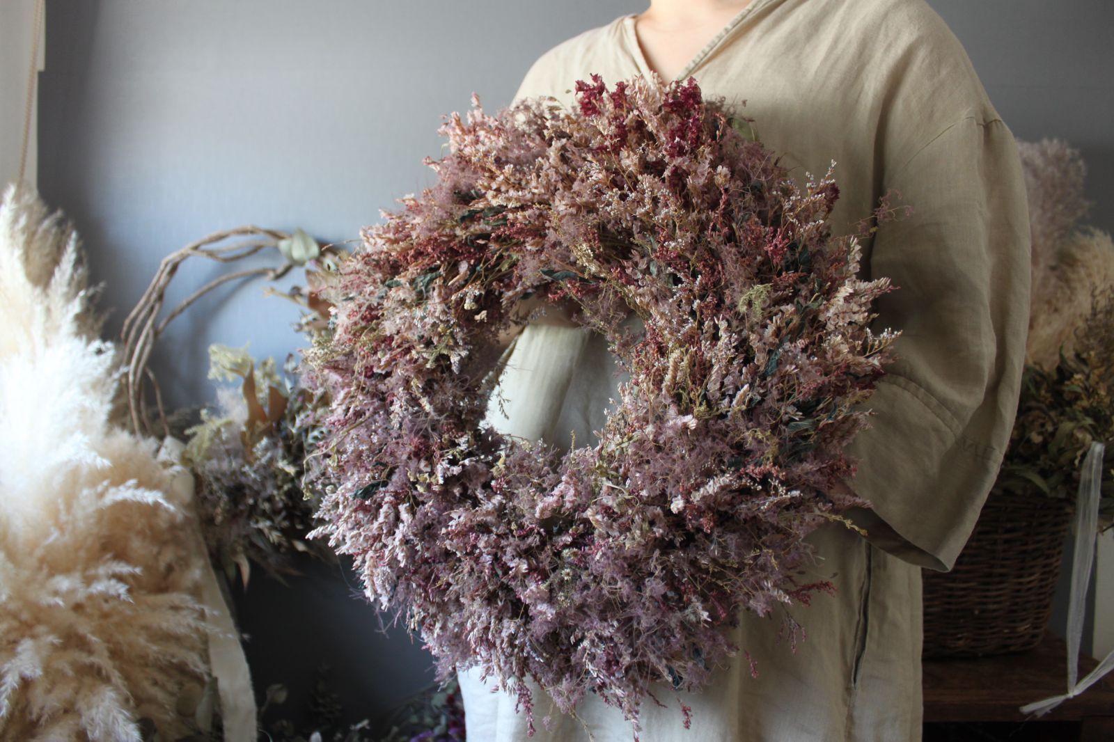 人気の福袋 ー品販売 新品 未使用 直径44 程 藍の花とスモークツリーのリース 伝統 ドライフラワー フラワー ガーデン Emprendimiento Udd Cl Emprendimiento Udd Cl