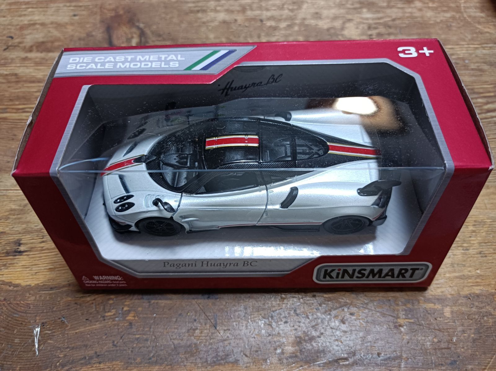 KINSMART】 パガーニ ウアイラ BC モデルカー 1/38 ホワイト - メルカリ