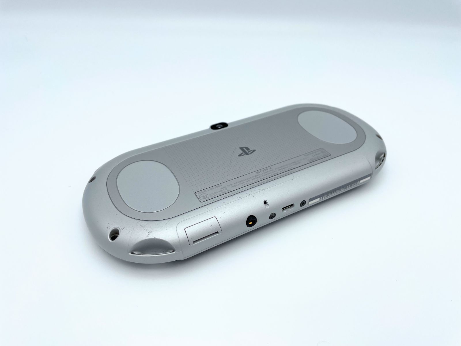 値頃 【美品】PCH-2000ZA25 Wi-Fiモデル シルバー 本体 PSVITA 携帯用