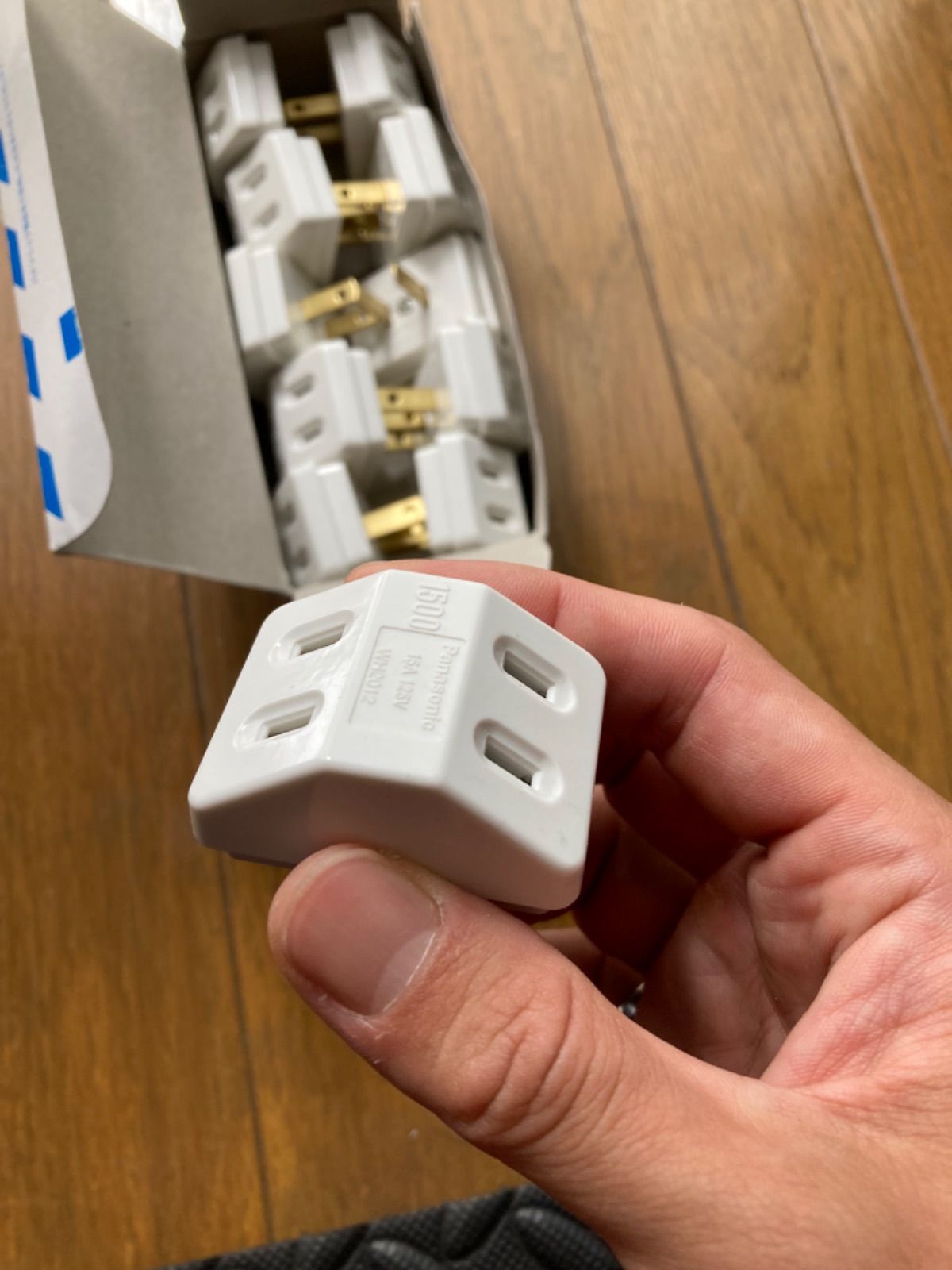 (未使用･未開封品)　パナソニック(Panasonic)?三角タップ1500/P WH2012PK  p1m72rm WH2012PK 三角タップ Panasonic(パナソニック) 2口 2P ホワイト