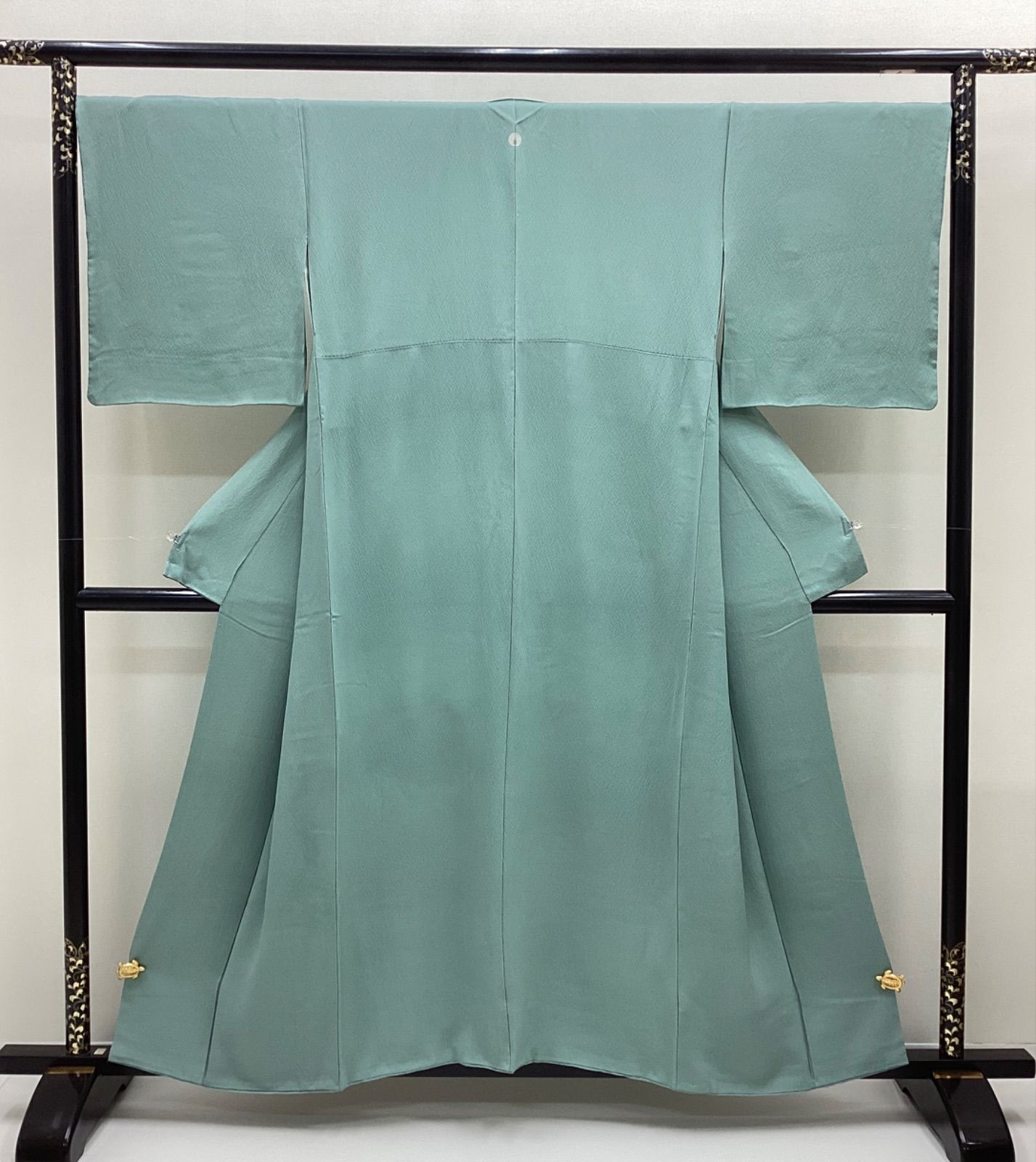 作家物 縮緬 色味の良い 紋無し 色無地 着物 正絹 T-3987 作家物 縮緬 色味の良い 紋無し 色無地 着物 正絹 T-3987（作家