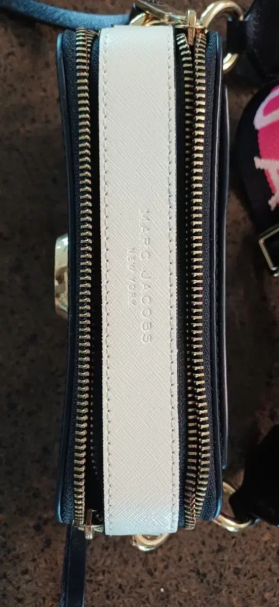 1 到着 Marc Jacobs マーク ジェイコブス カメラバッグ