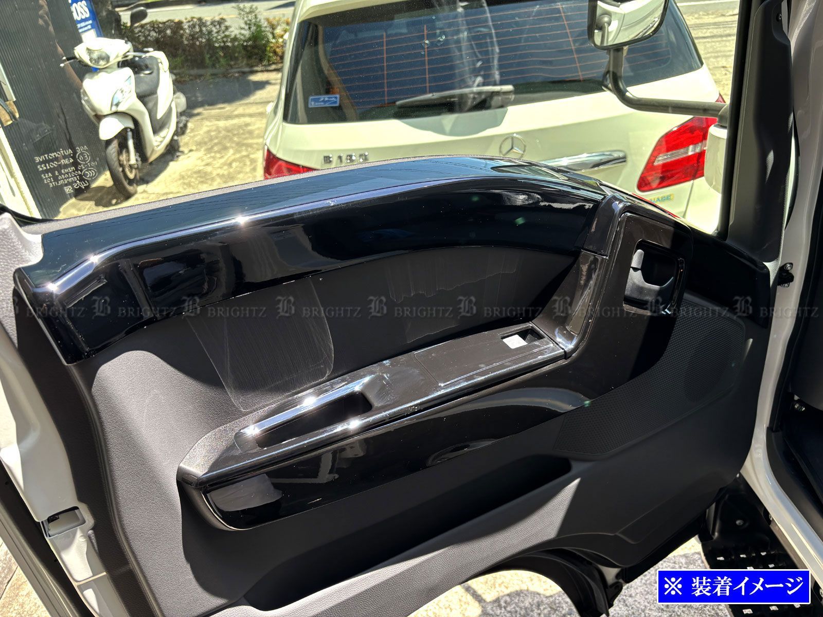 ピアノブラック