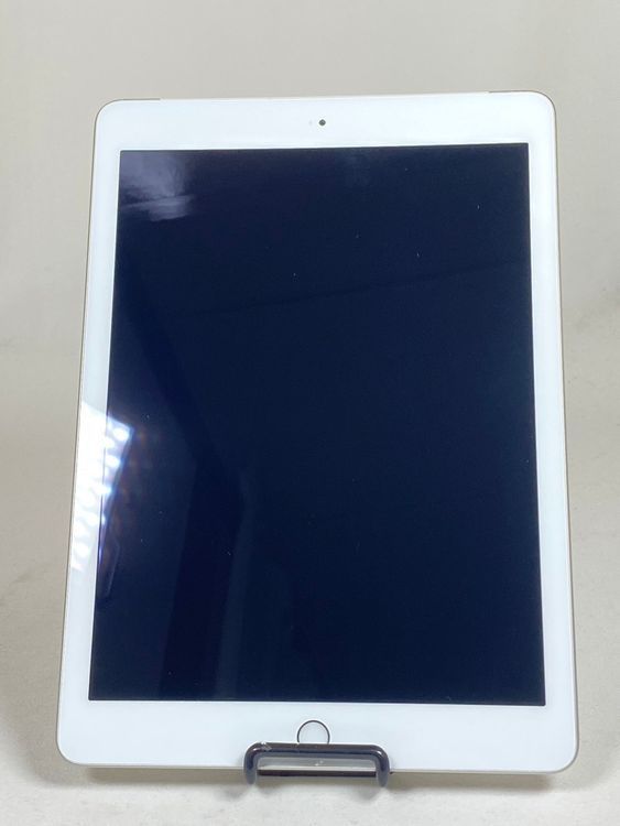 SIMフリー iPad6 32GB シルバー 送料無料 - メルカリ