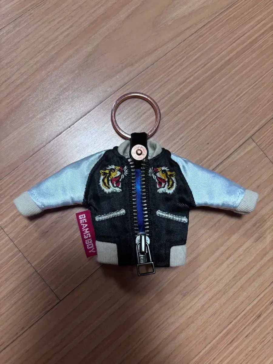 BEAMS　スカジャン　キーホルダー　新品未使用 BEAMS(ビームス) スカジャンキーリング beams - メルカリ
