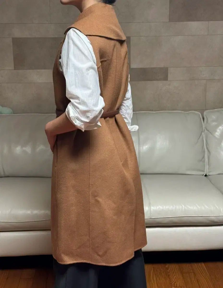 By THE IZZAT ロング ベスト キャメル ザアイザット