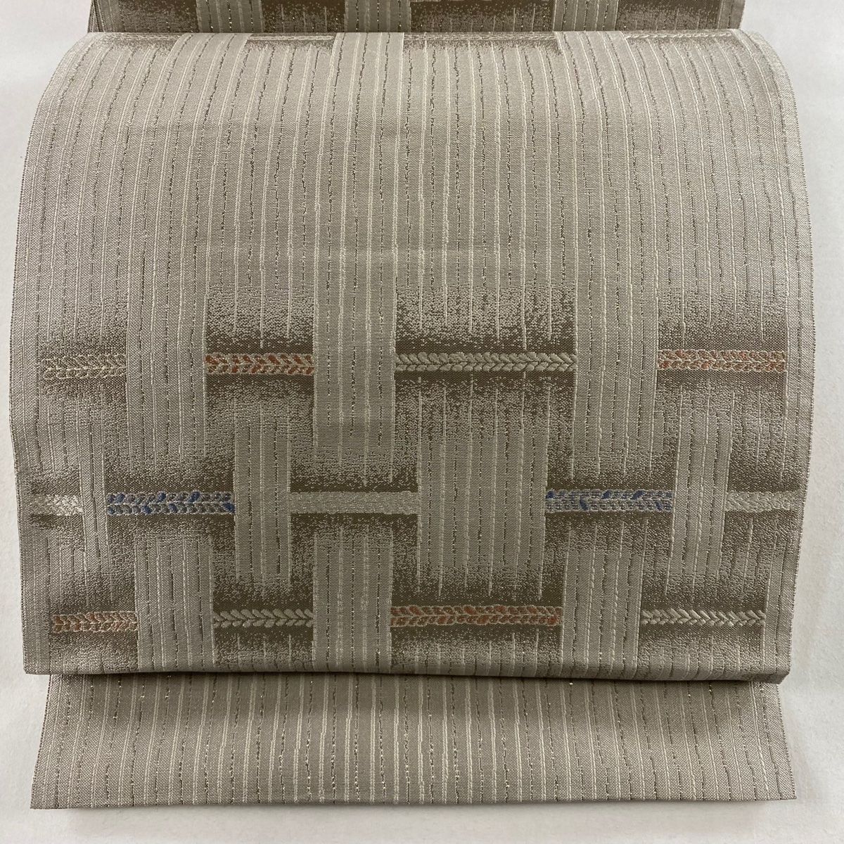 名古屋帯 秀品 八寸名古屋帯 松葉仕立て 幾何学模様 箔 灰茶 正絹