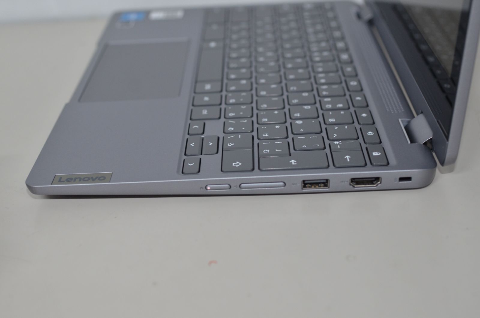 【ケース・充電器付き】Lenovo Chromebook 11.6インチ 中古 ケース・充電器付き】Lenovo Chromebook 11.6インチ 中古 ケース