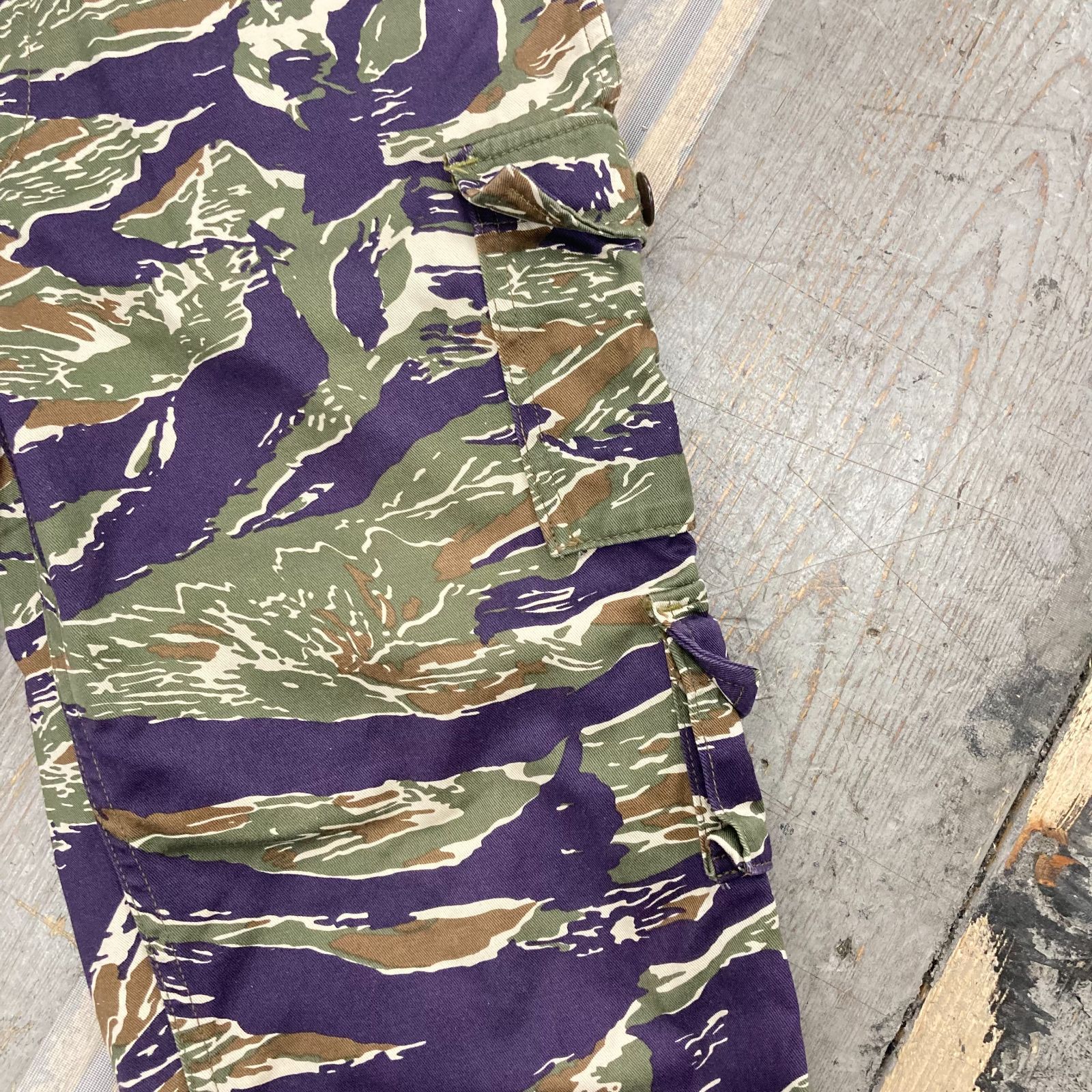 THE REAL McCOY'S (ザ リアルマッコイズ)TIGER CAMOUFLAGE TROUSERS
