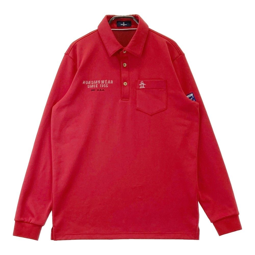 サイズ：M MUNSING WEAR マンシングウェア 2024年モデル 長袖ポロシャツ  レッド系 [240101442109] ゴルフウェア メンズ ストスト サイズ：M MUNSING WEAR マンシングウェア 2024年モデル 長袖