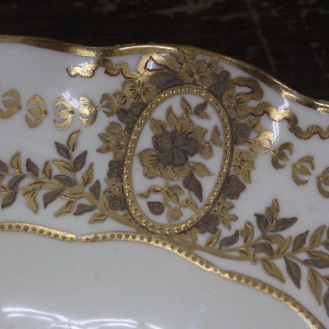 22cm 1893年 ロイヤルクラウンダービー アンティーク 金彩花柄絵 22cm 1893年 ロイヤルクラウンダービー アンティーク 金彩花柄絵