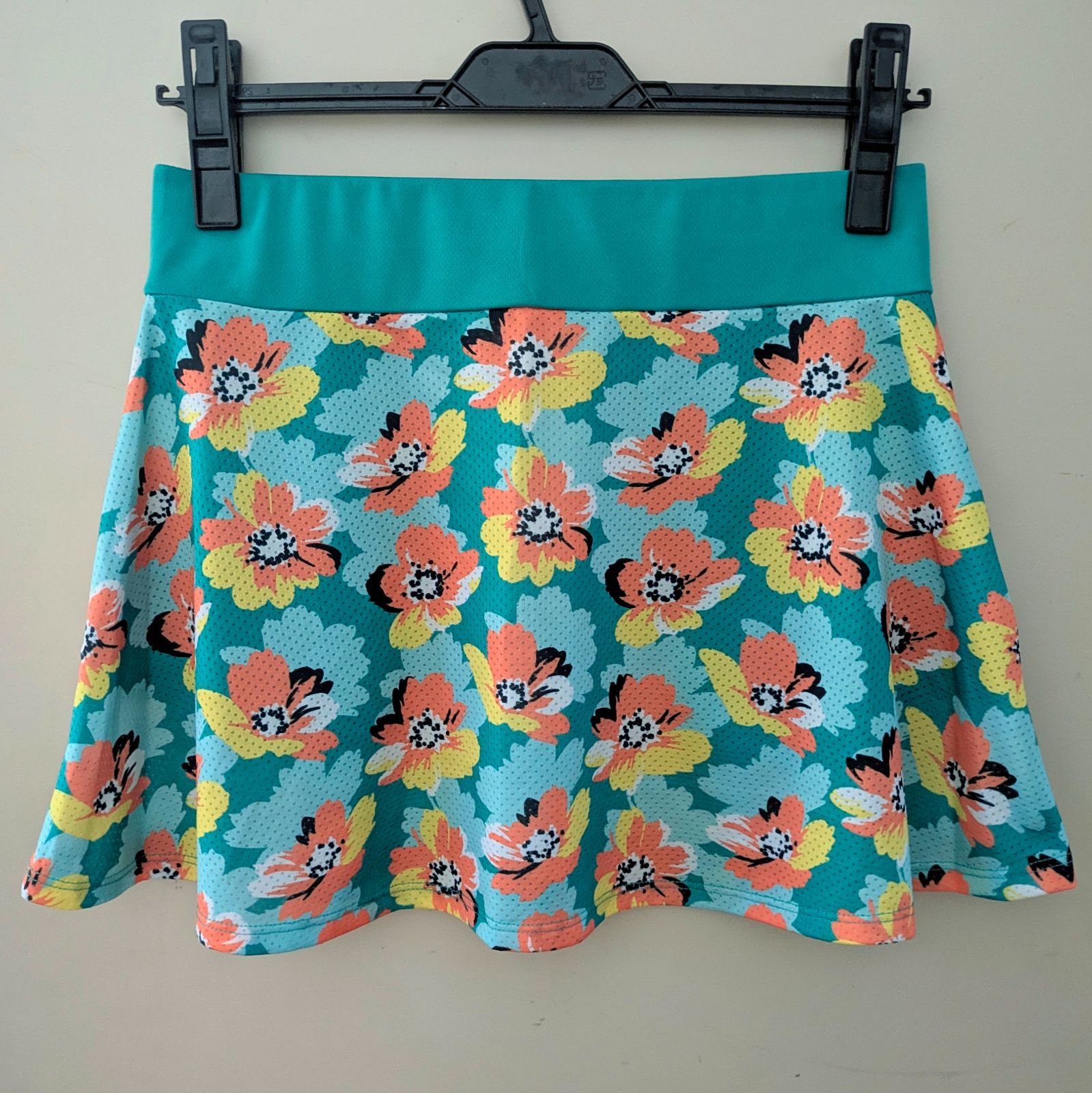 お値下げしました！ rocheテニスウェア 花柄セットアップ rocheテニスウェア 花柄セットアップ