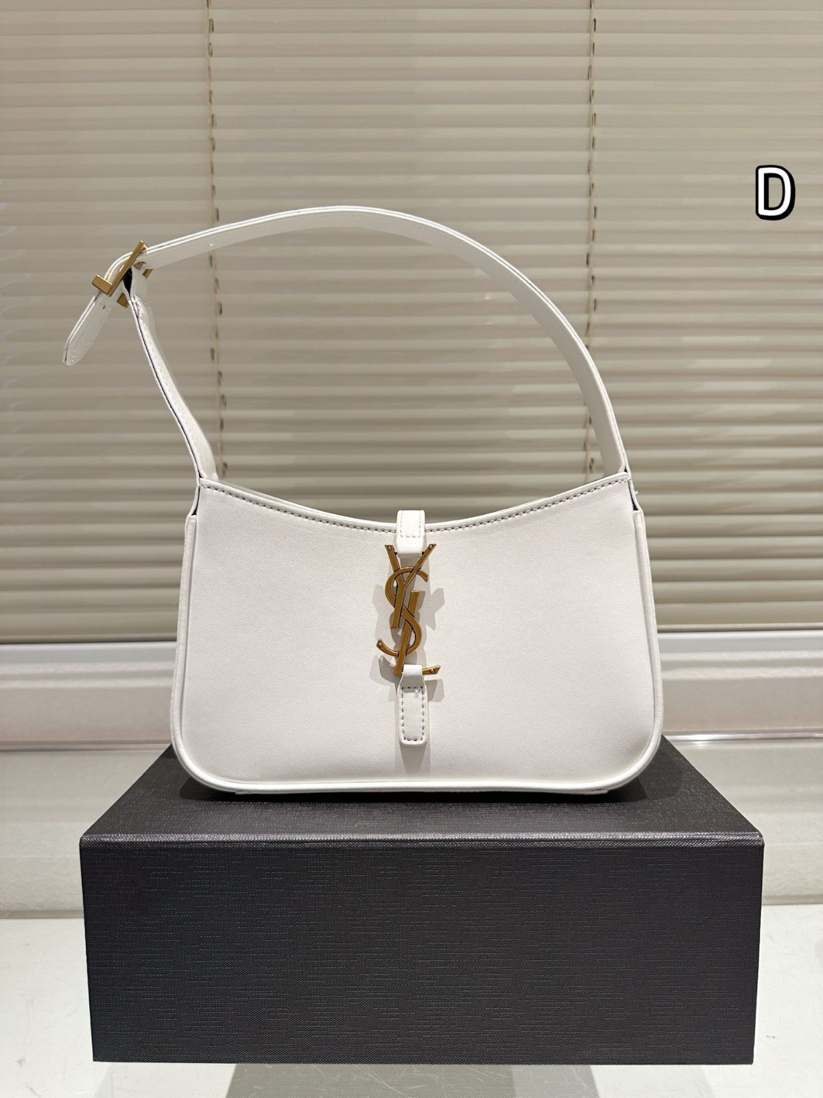 今日 Cute YSL キュートイエスラン スムースレザー アリアンドバッグ-WTO輸入