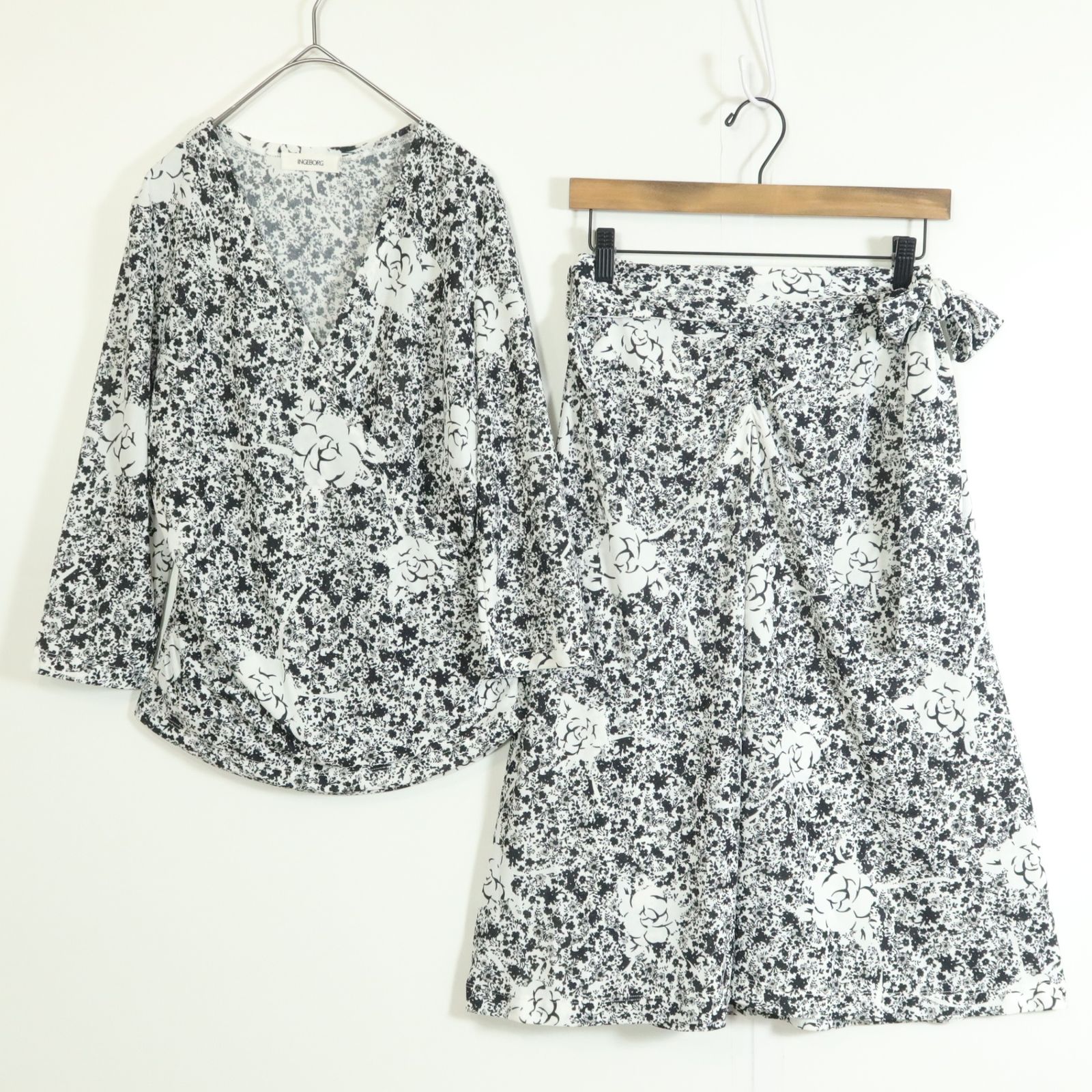 【美品】インゲボルグ★二点セット！カシュクールブラウス&amp;フレアスカート サイズ9 黒×白系 花柄 z11747 INGEBORG - 【美品】インゲボルグ☆二点セット！カシュクールブラウス