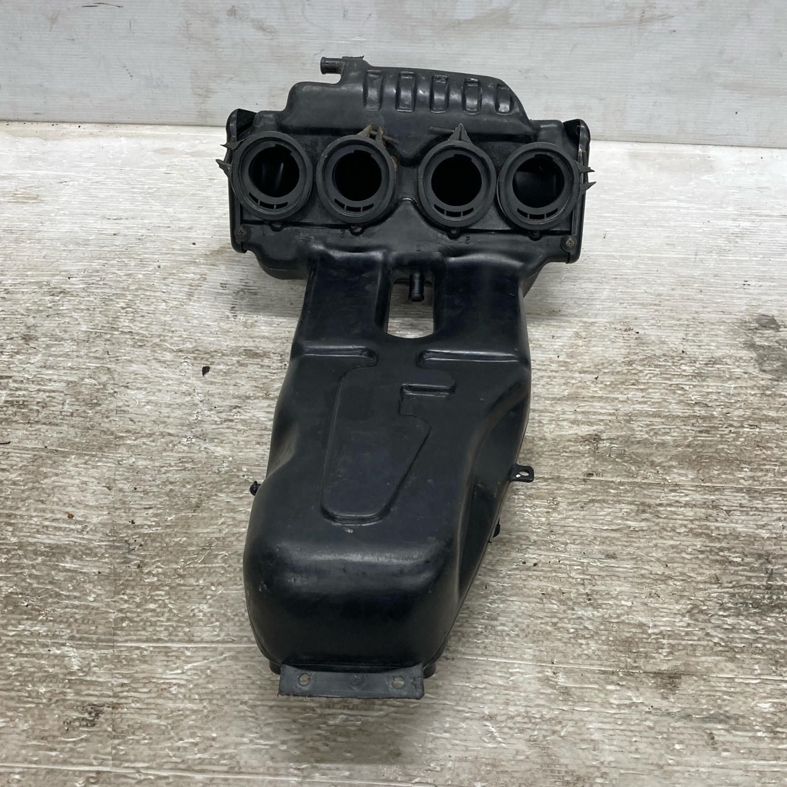 SUZUKI GSX-R400 GK73A エアクリーナーボックス スズキ