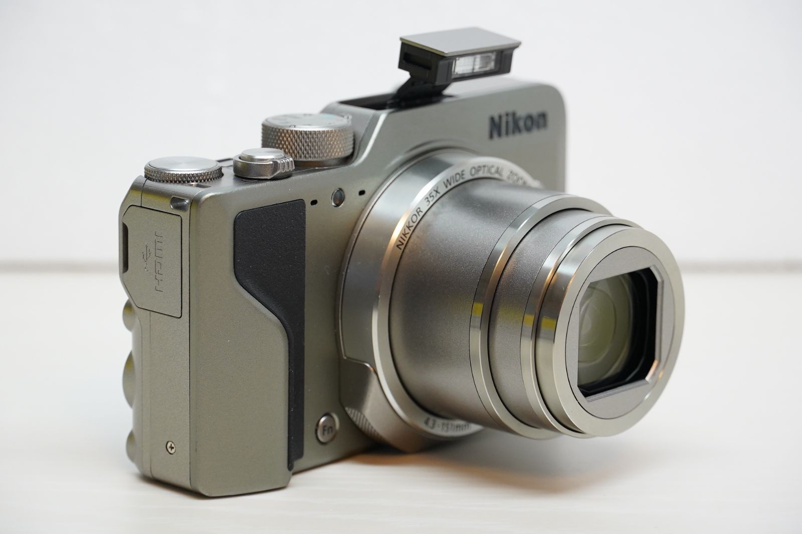 Silver Nikon Coolpix A1000 良品>Nikon COOLPIX A1000 SL Silver Nikon Coolpix A1000 良品>Nikon COOLPIX A1000 SL