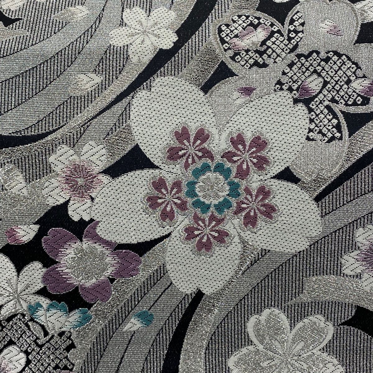袋帯 秀品 振袖向き 桜 桜の花びら 唐織 箔 黒 六通 正絹