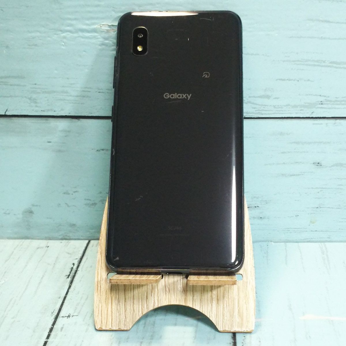 送料無料】au Galaxy A20 SCV46 Black 本体 白ロム SIMロック解除済み 