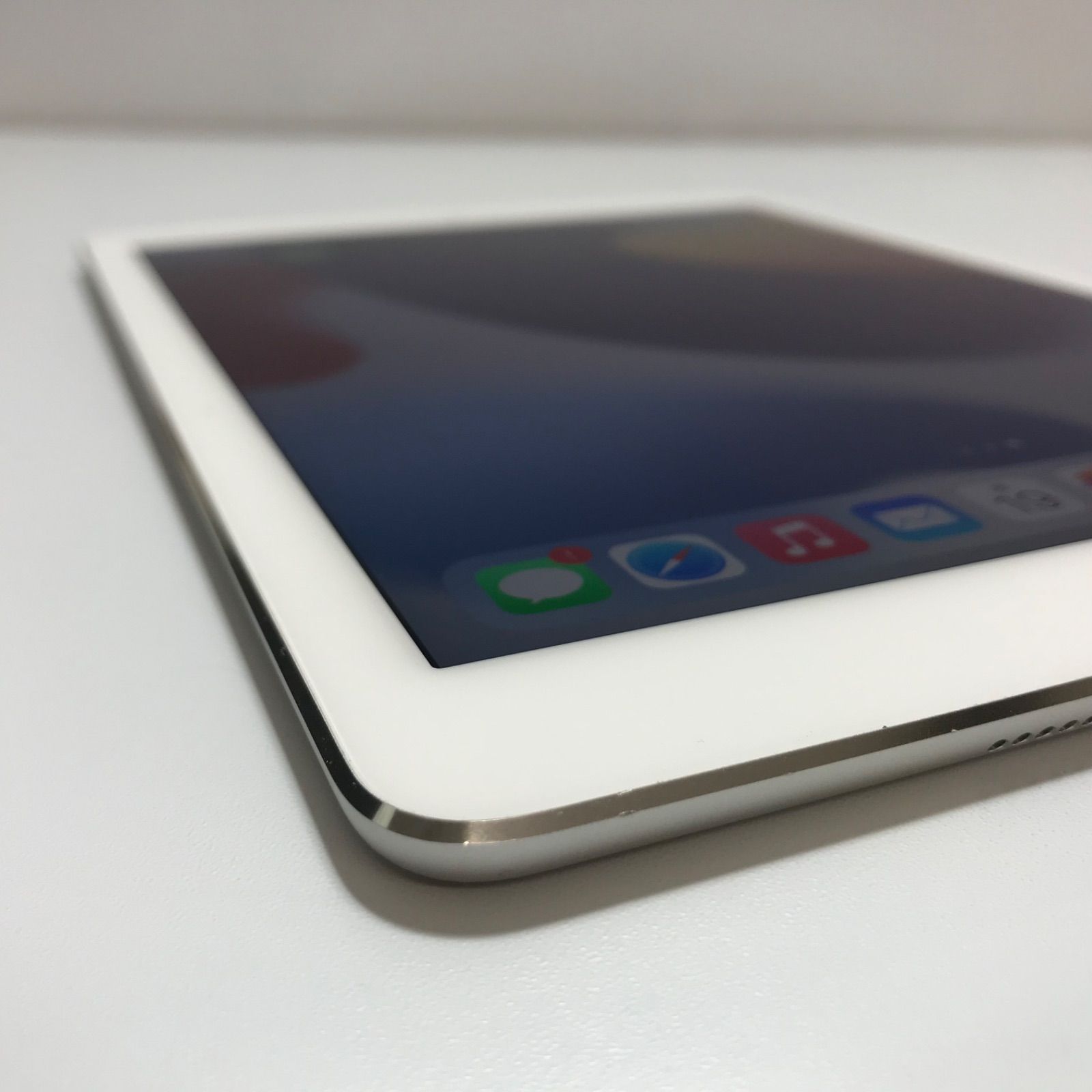 iPad - 完動品美品iPad Air2(A1567)本体16GBグレイau送料込 Amazon.co.jp: 【整備済み品】 Apple iPad Air 2 Wi-Fi 16GB