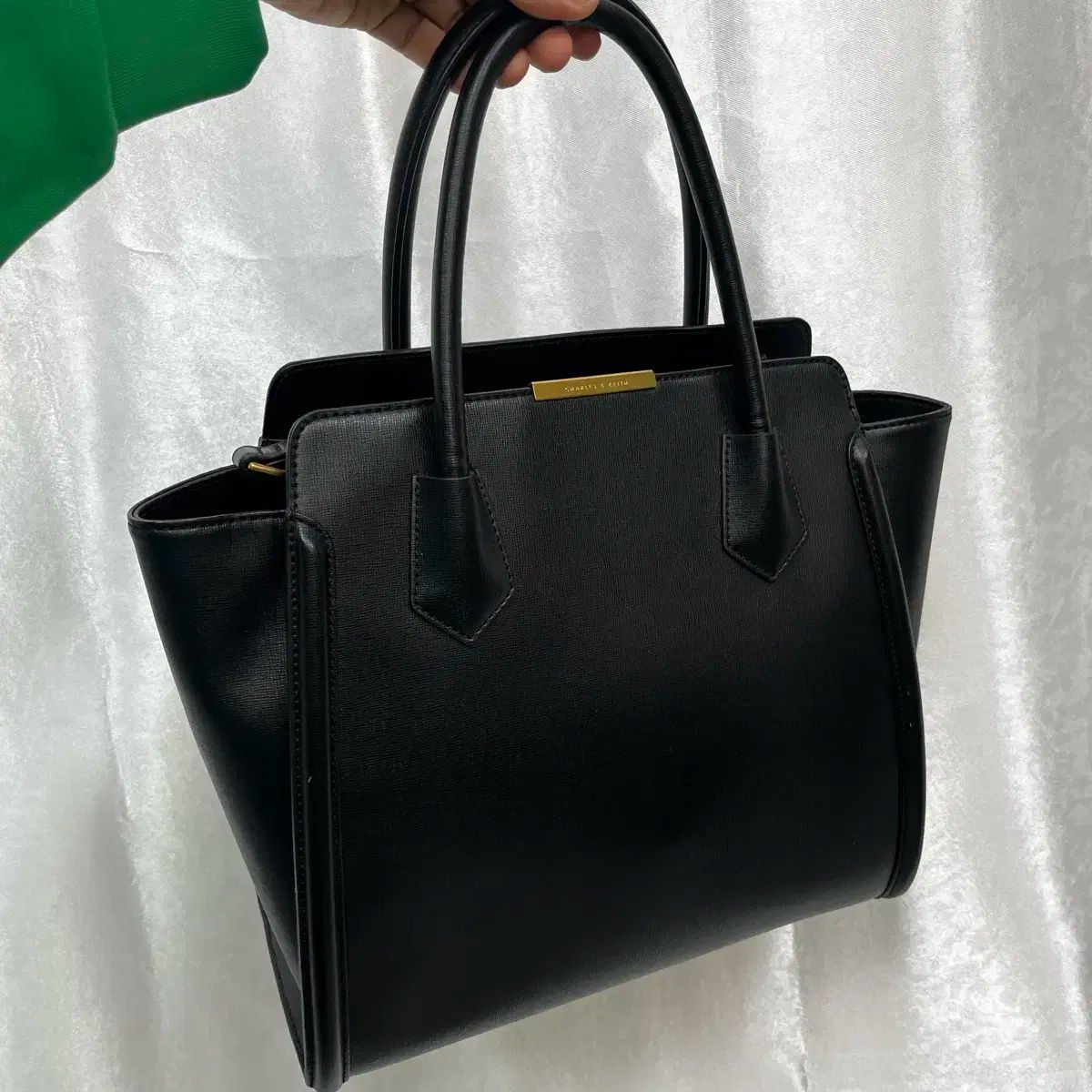 CHARLES - KEITH チャールズアンドキース トートバッグ ショルダーバッグ 販売