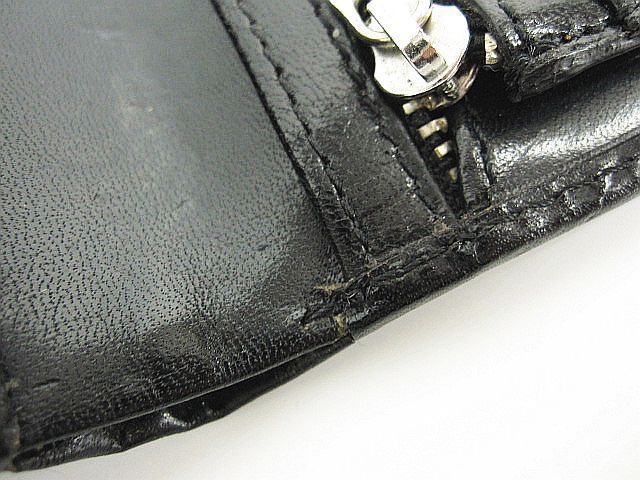 マリメッコ　ウニッコ型押し　折り財布　ブラック　レア　廃盤　ラウンドファスナー marimekko マリメッコ ウニッコ 型押し レザー 三つ折り 財布