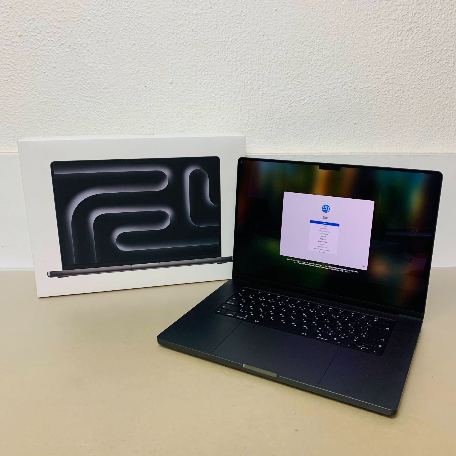 返金保証　美品　MacBook pro 2023 M3pro 16インチ 18GB 512GB 充放電回数53回　付属品完備tC1582t100サイズ発送